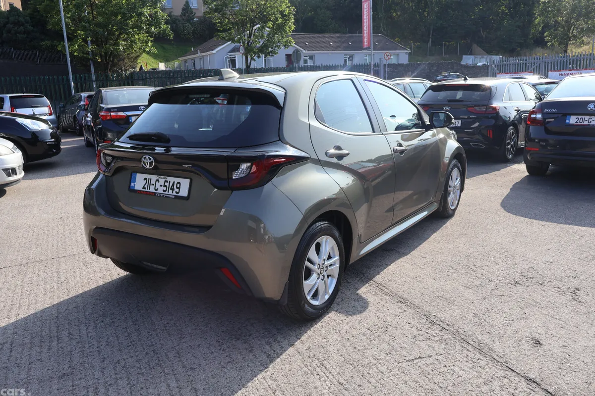 Toyota Yaris Hatchback, Petrol, 2021, Green