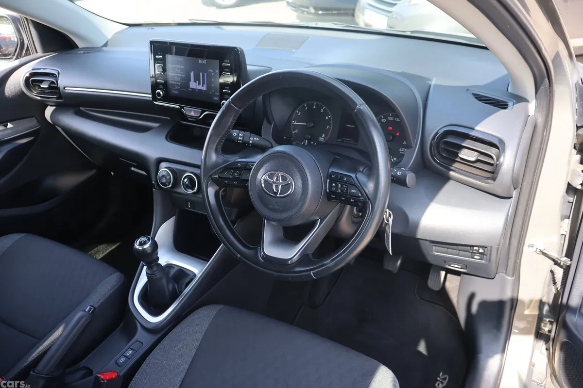 Toyota Yaris Hatchback, Petrol, 2021, Green