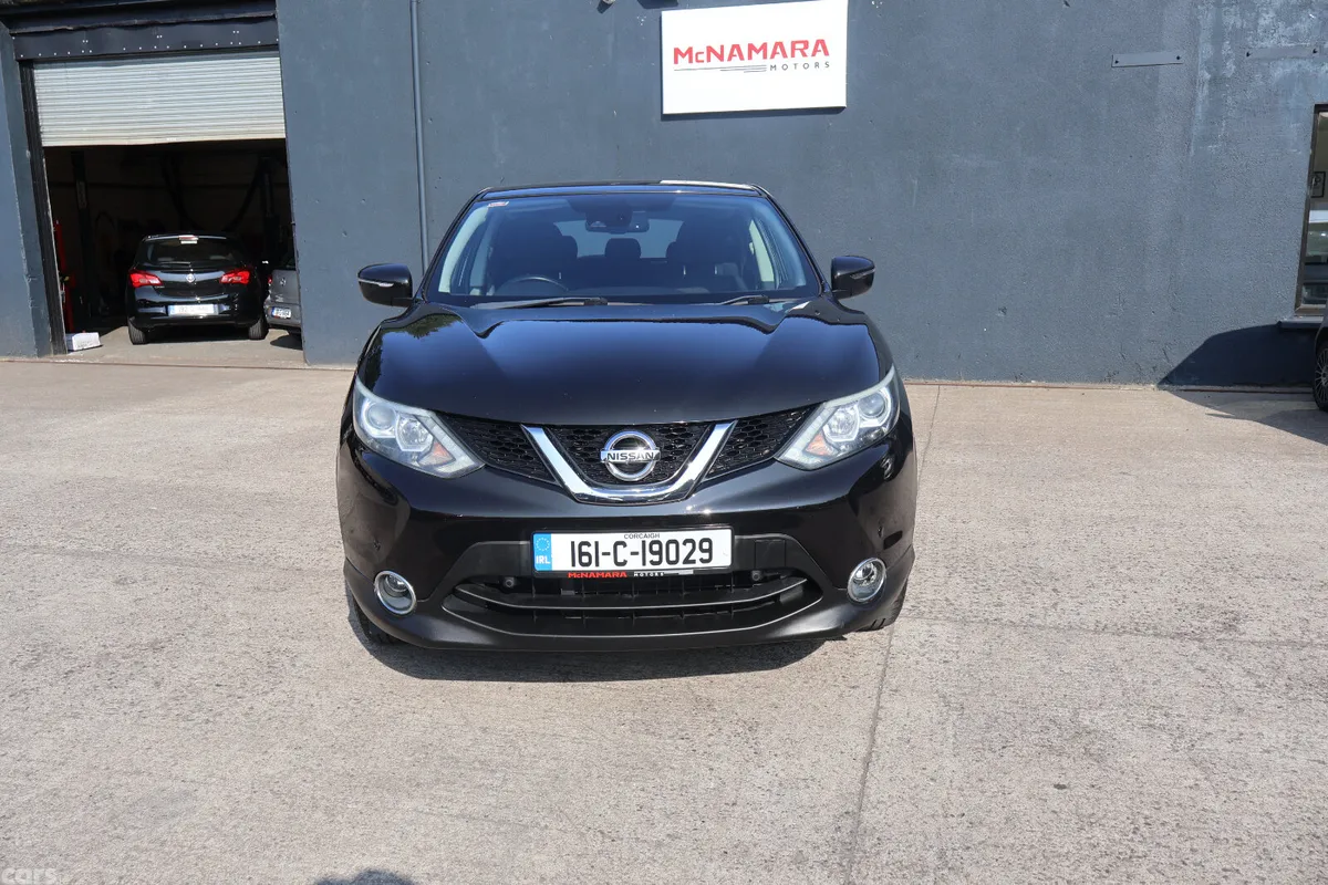 Nissan Qashqai Hatchback, Diesel, 2016, Black