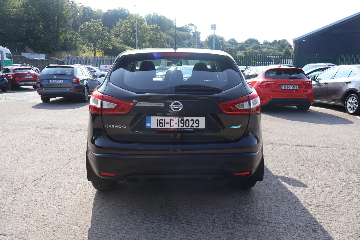 Nissan Qashqai Hatchback, Diesel, 2016, Black