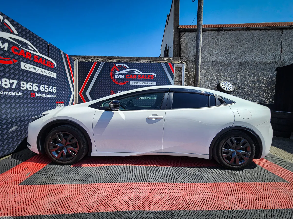 Toyota Prius Hatchback, Petrol Hybrid, 2023, White