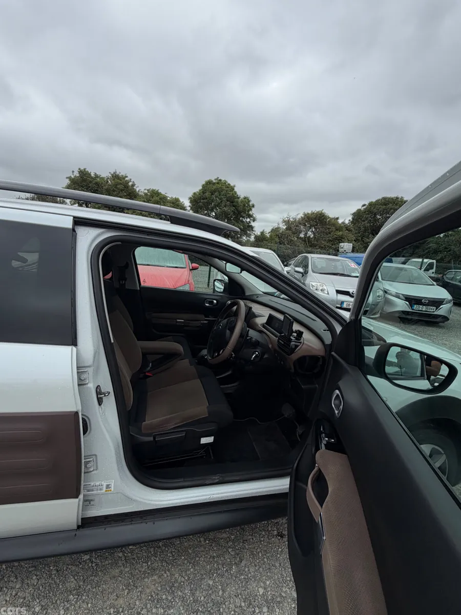 Citroen C4 Cactus Hatchback, Petrol, 2017, White