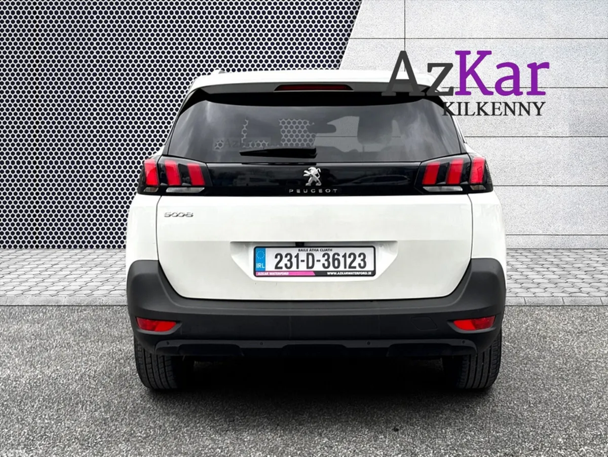 Peugeot 5008 MPV, Diesel, 2023, White