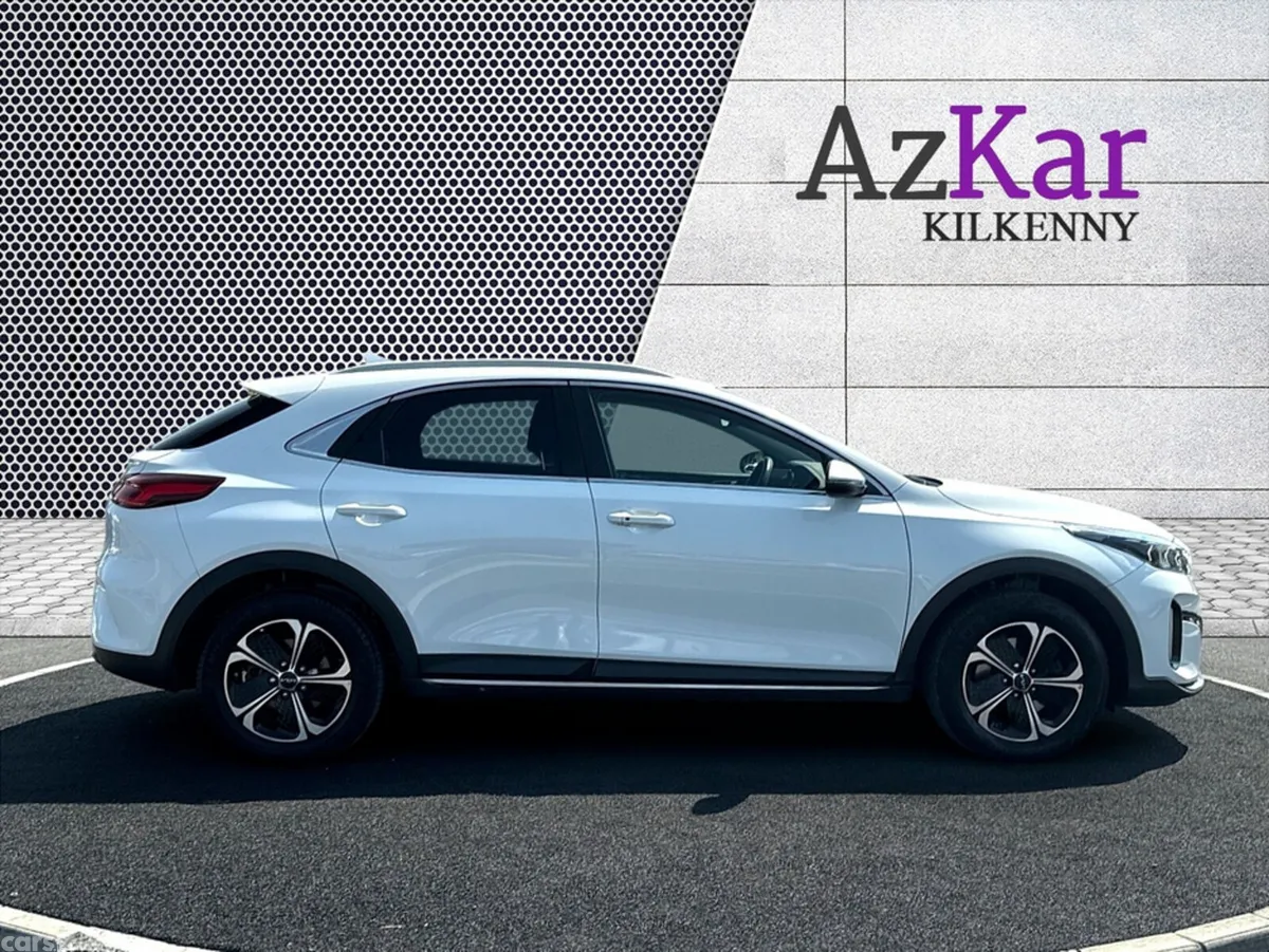 Kia XCeed Hatchback, Petrol Plug-in Hybrid, 2023, White