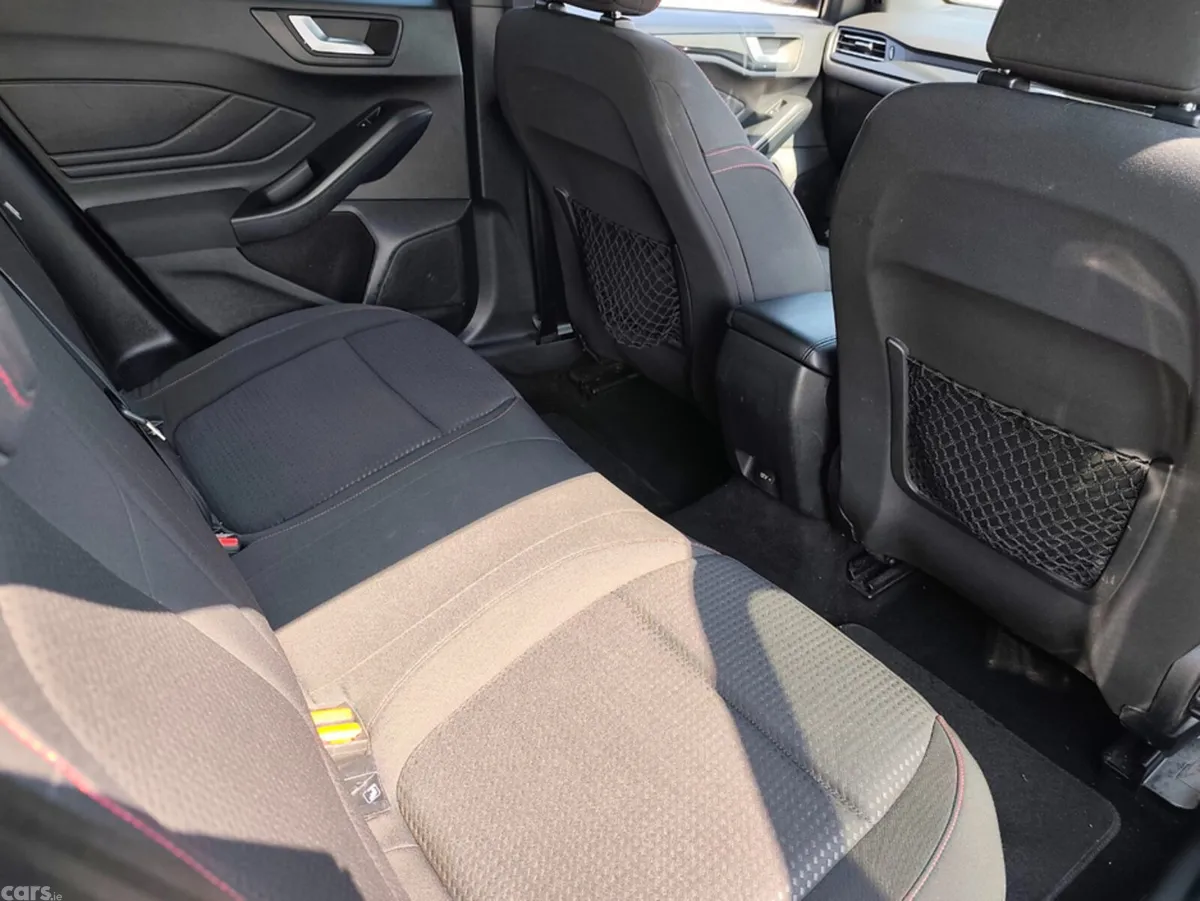 Ford Focus Hatchback, Diesel, 2019, Black