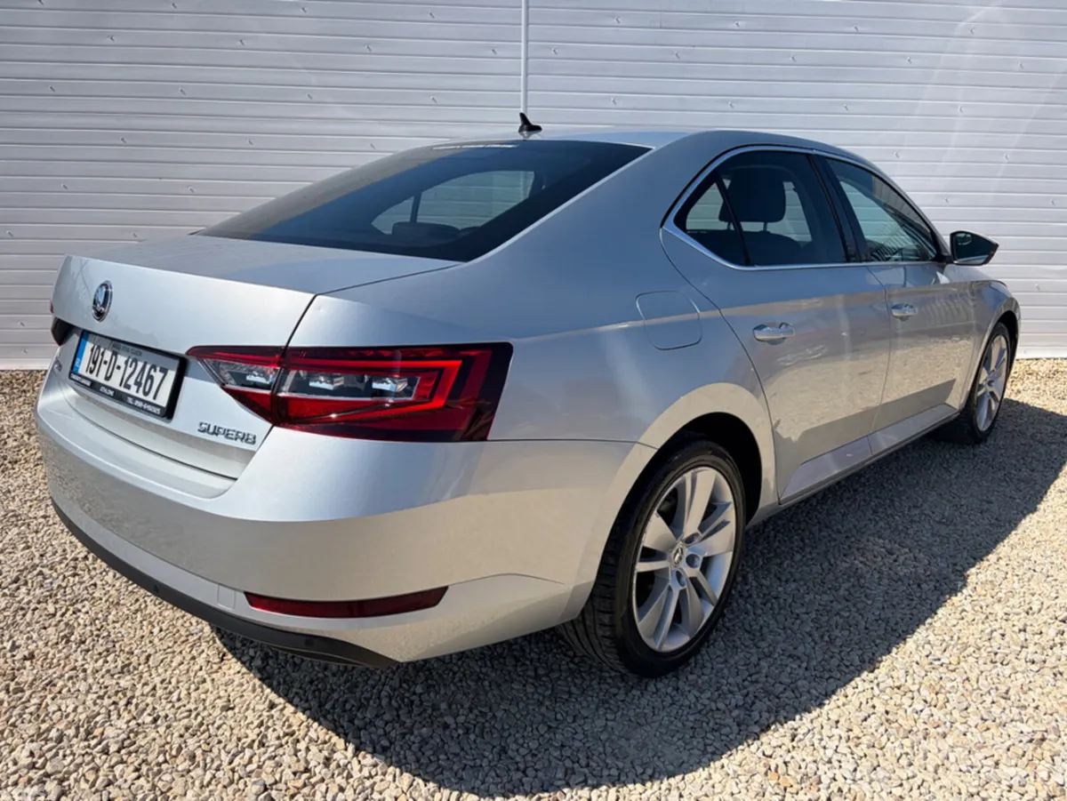 Skoda Superb Hatchback, Diesel, 2019, Grey