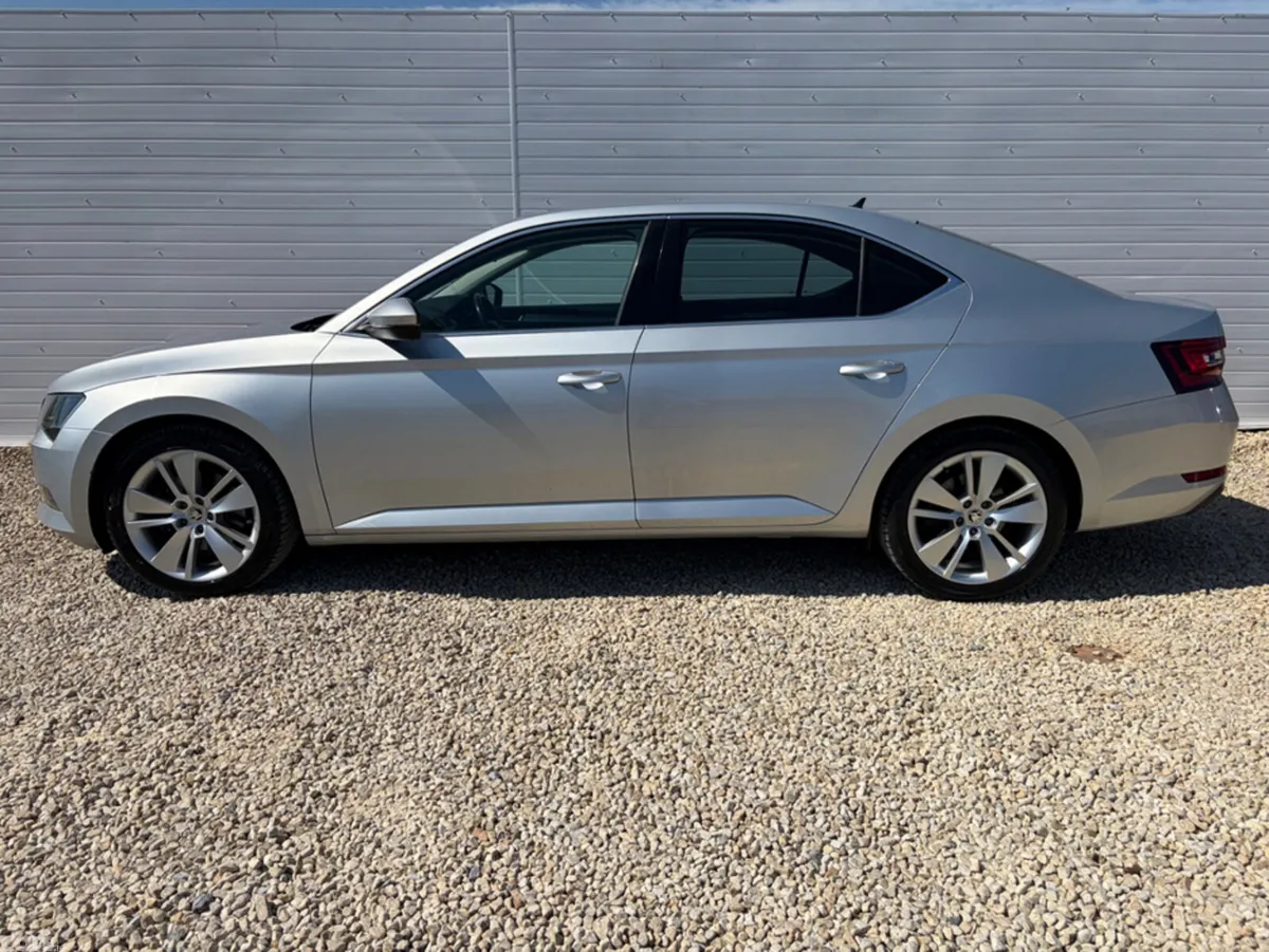 Skoda Superb Hatchback, Diesel, 2019, Grey