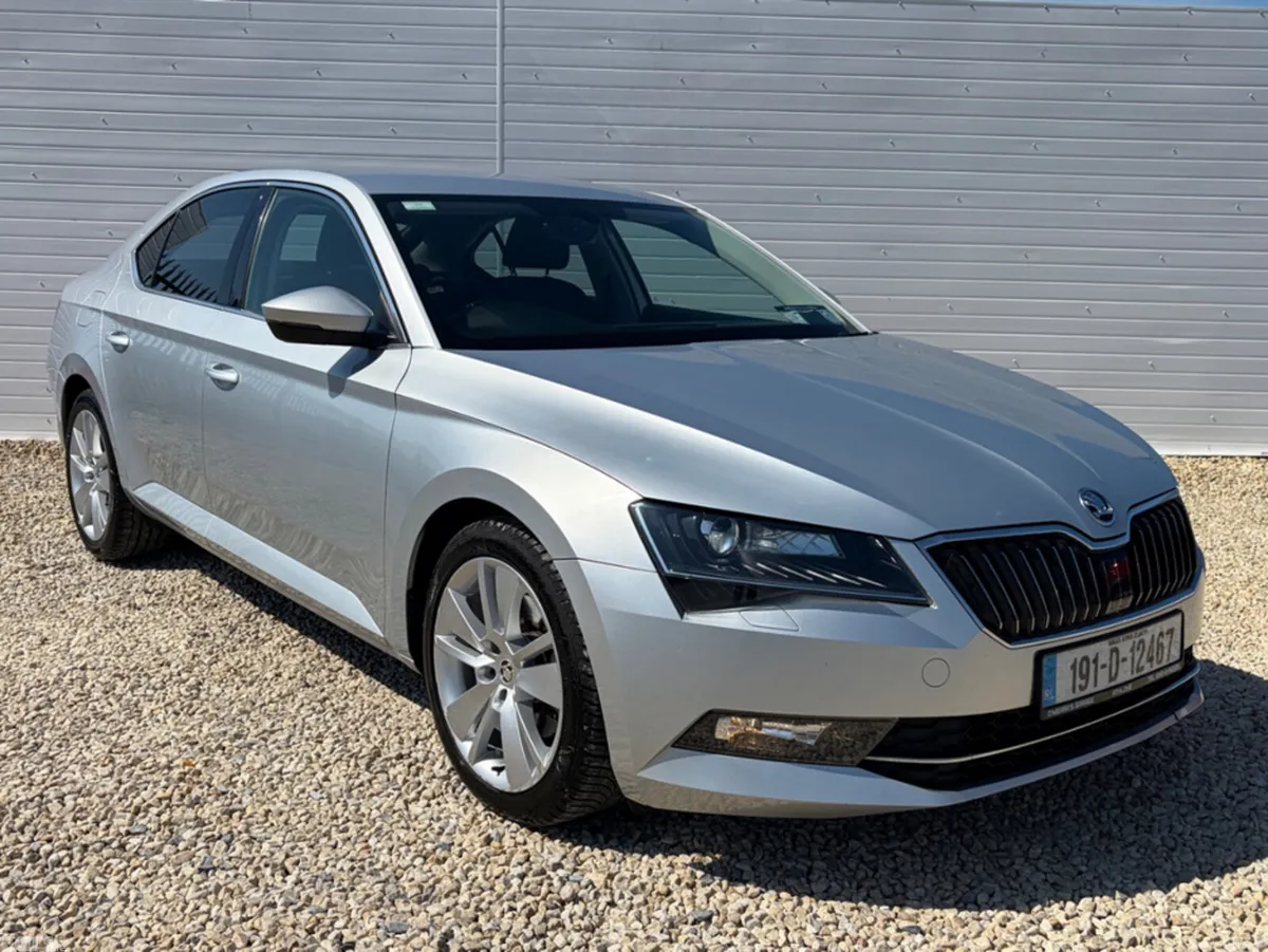 Skoda Superb Hatchback, Diesel, 2019, Grey
