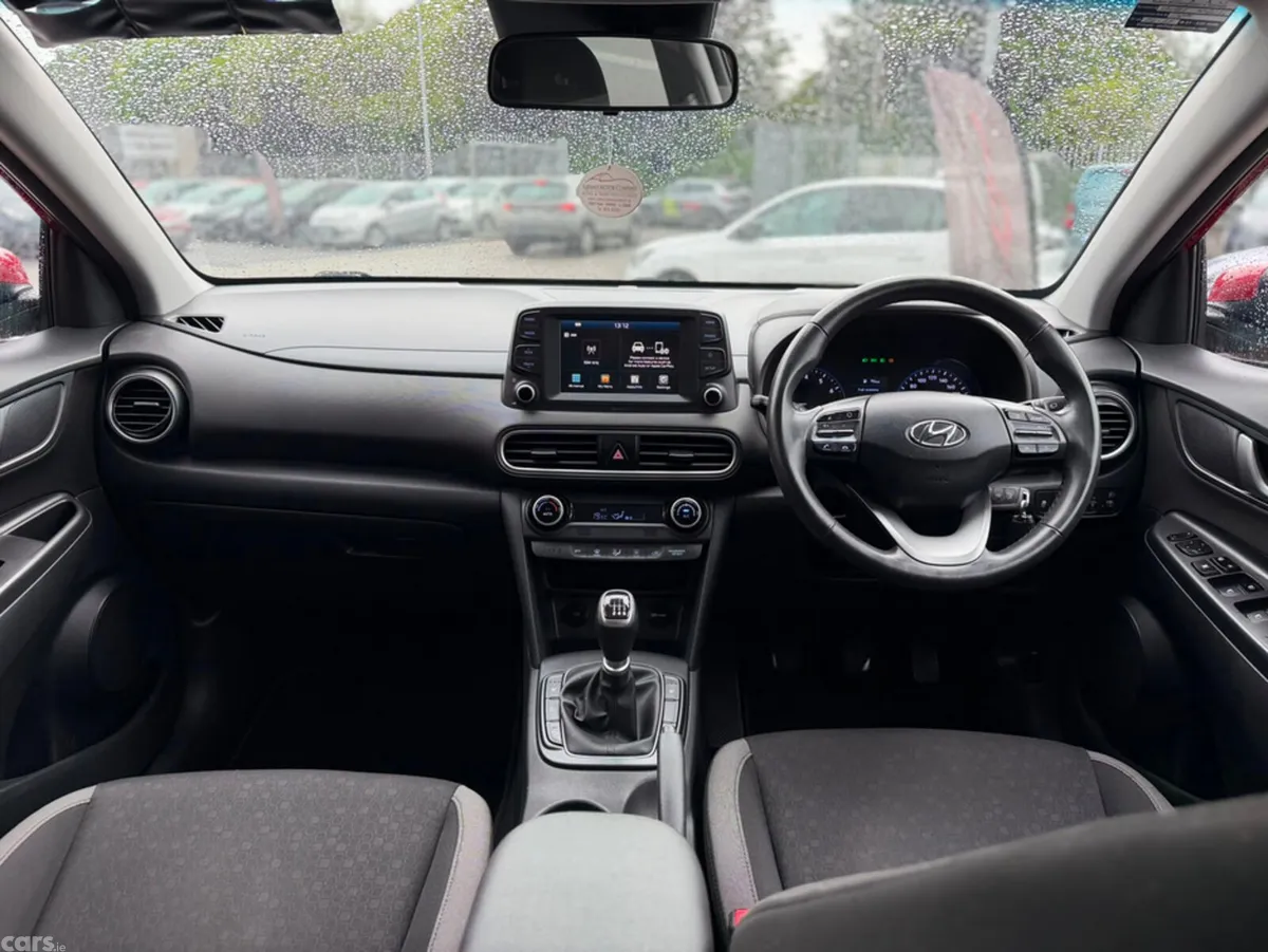 Hyundai KONA MPV, Petrol, 2019, Red