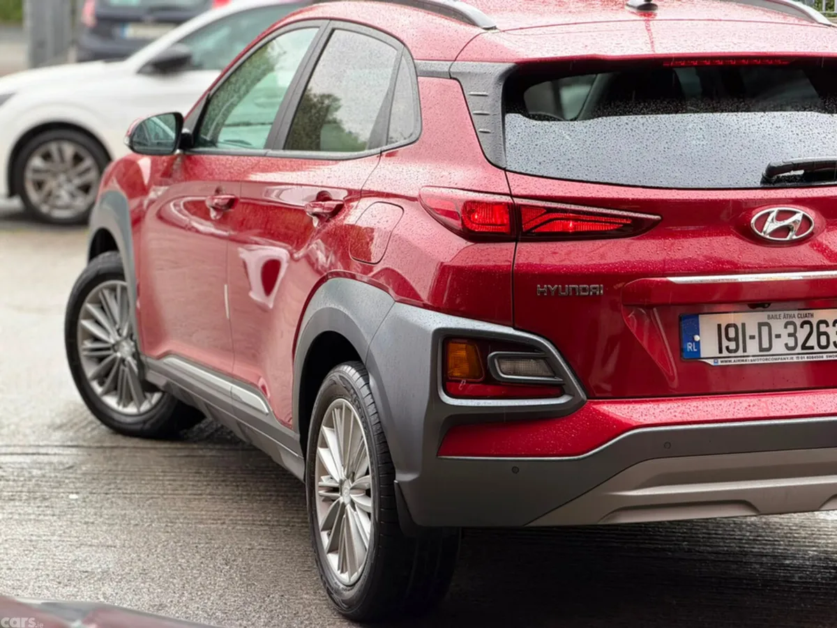 Hyundai KONA MPV, Petrol, 2019, Red