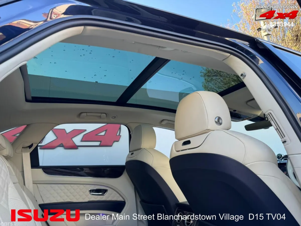 Bentley Bentayga Estate, Petrol Plug-in Hybrid, 2022, Blue