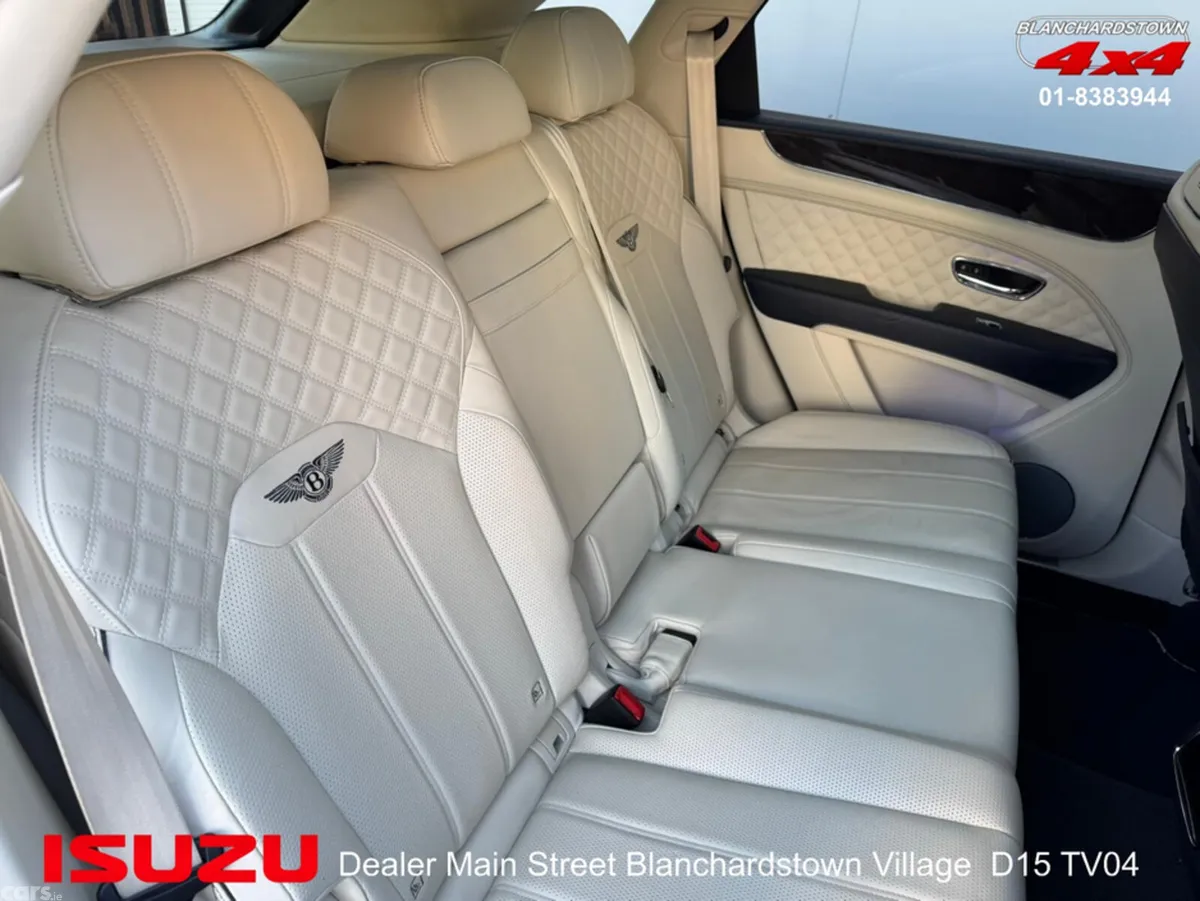 Bentley Bentayga Estate, Petrol Plug-in Hybrid, 2022, Blue