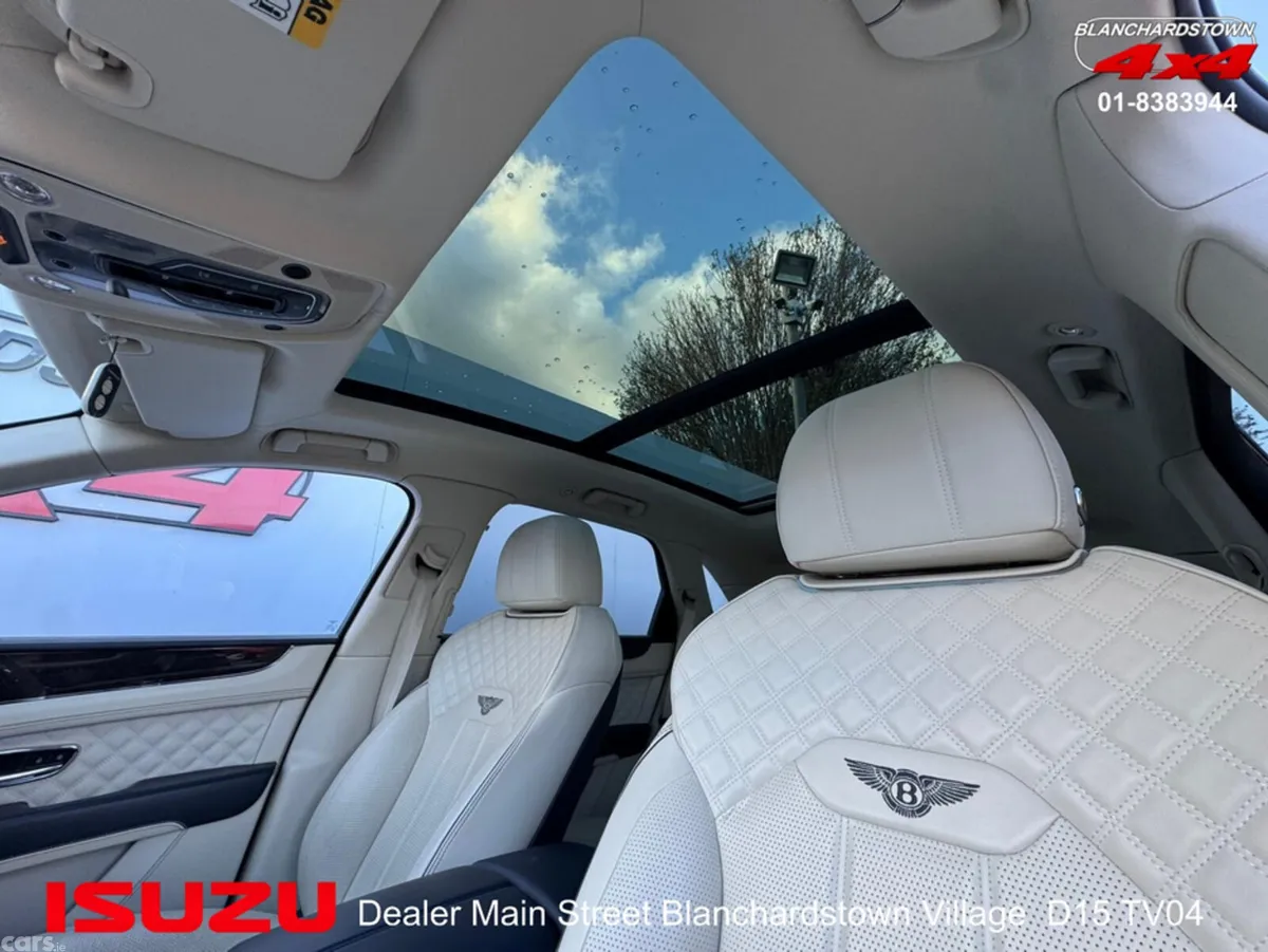 Bentley Bentayga Estate, Petrol Plug-in Hybrid, 2022, Blue