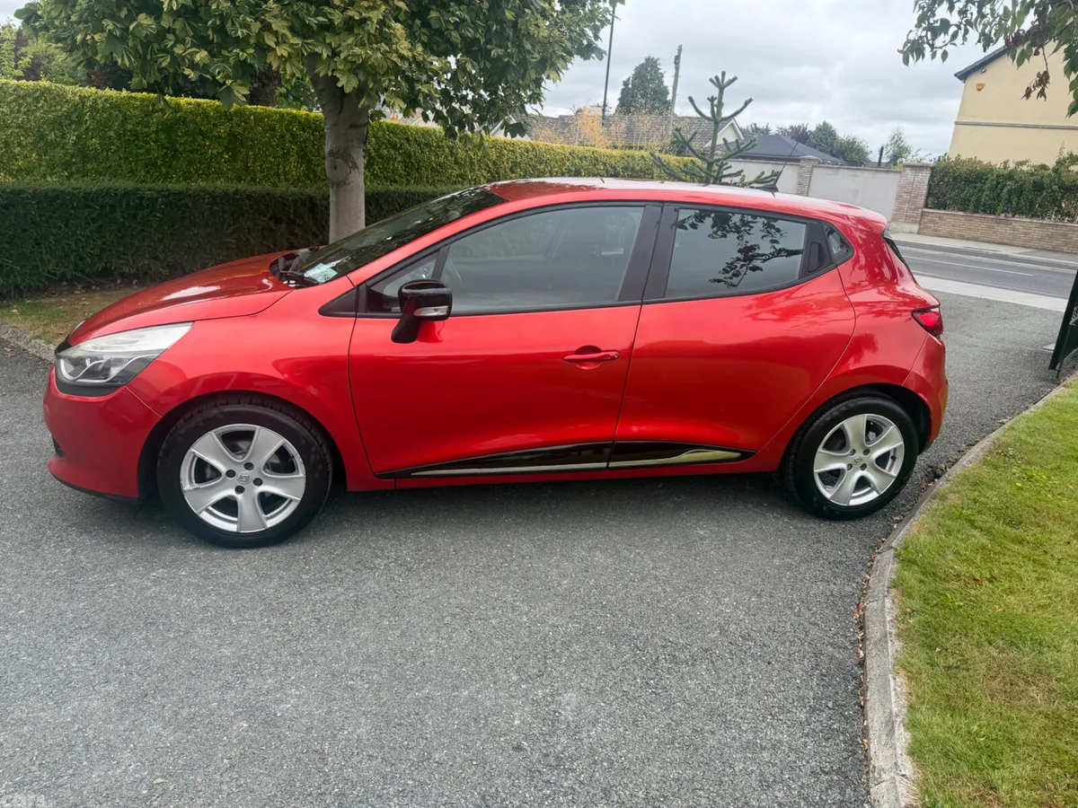 Renault Clio Hatchback, Petrol, 2014, Red
