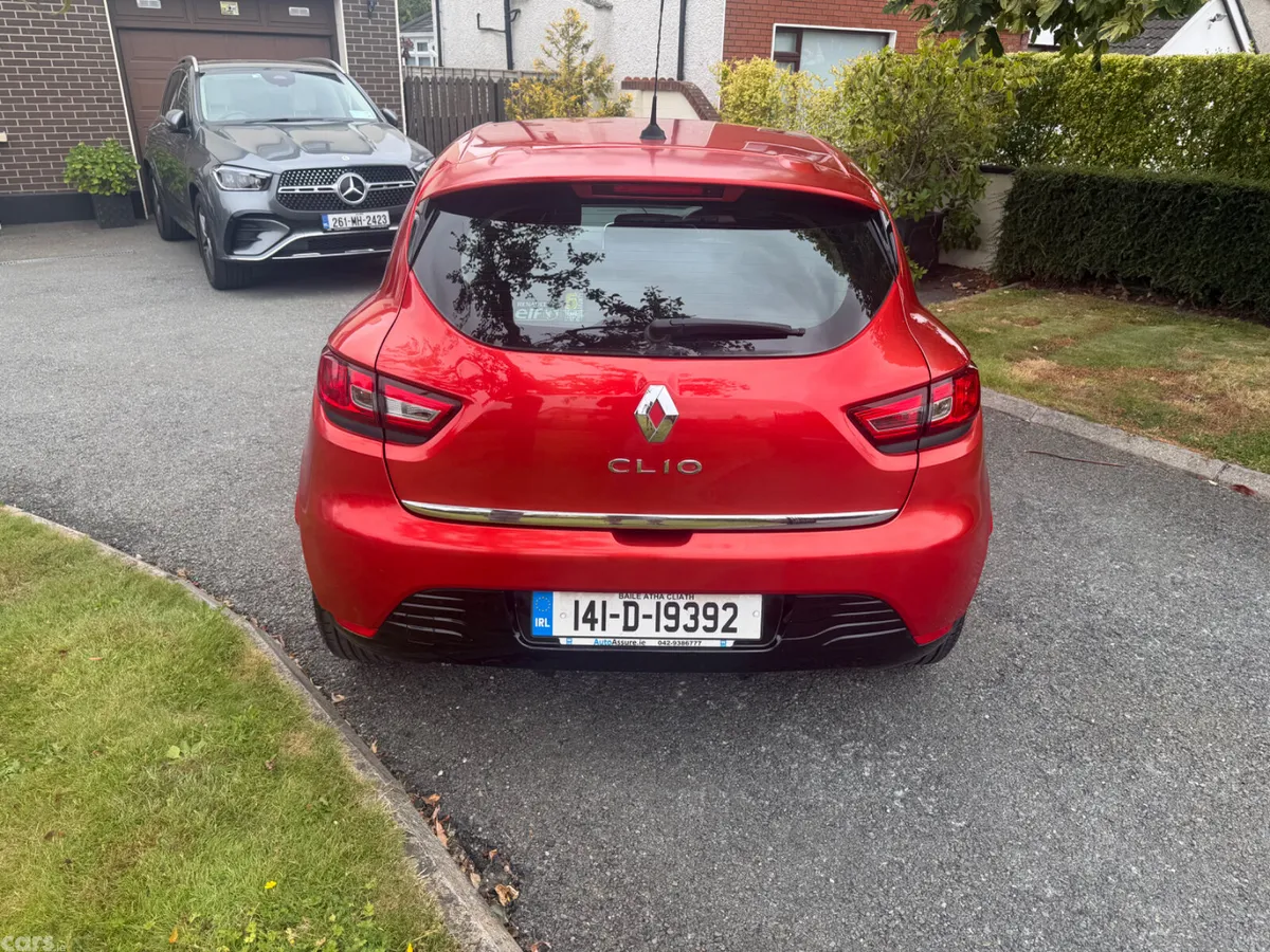 Renault Clio Hatchback, Petrol, 2014, Red