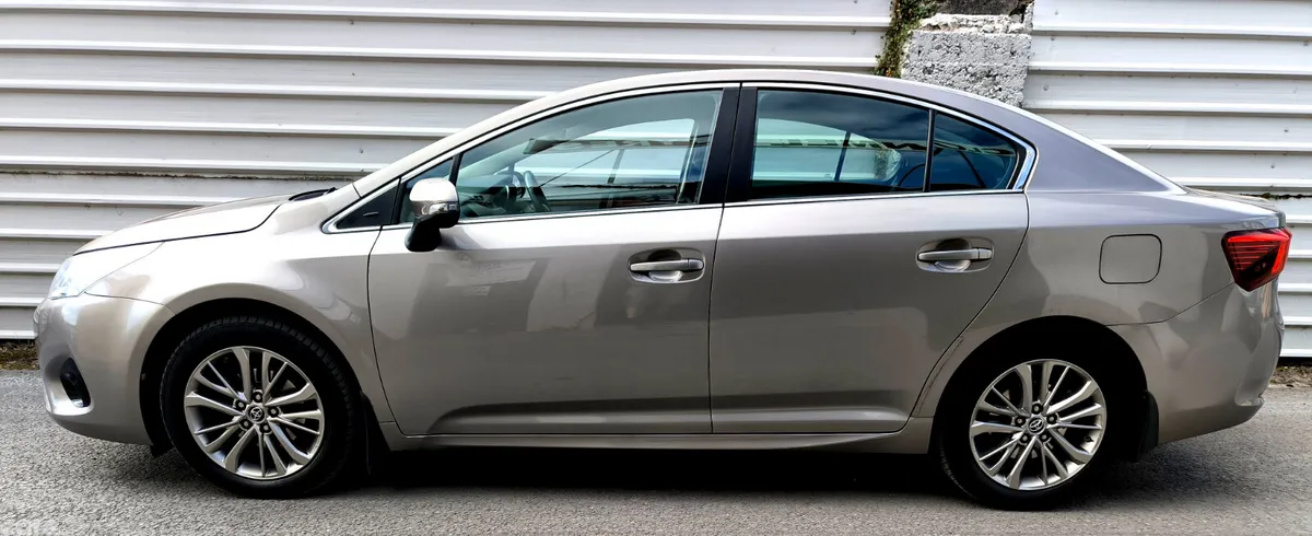Toyota Avensis Saloon, Diesel, 2018, Brown