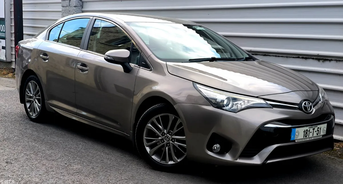 Toyota Avensis Saloon, Diesel, 2018, Brown