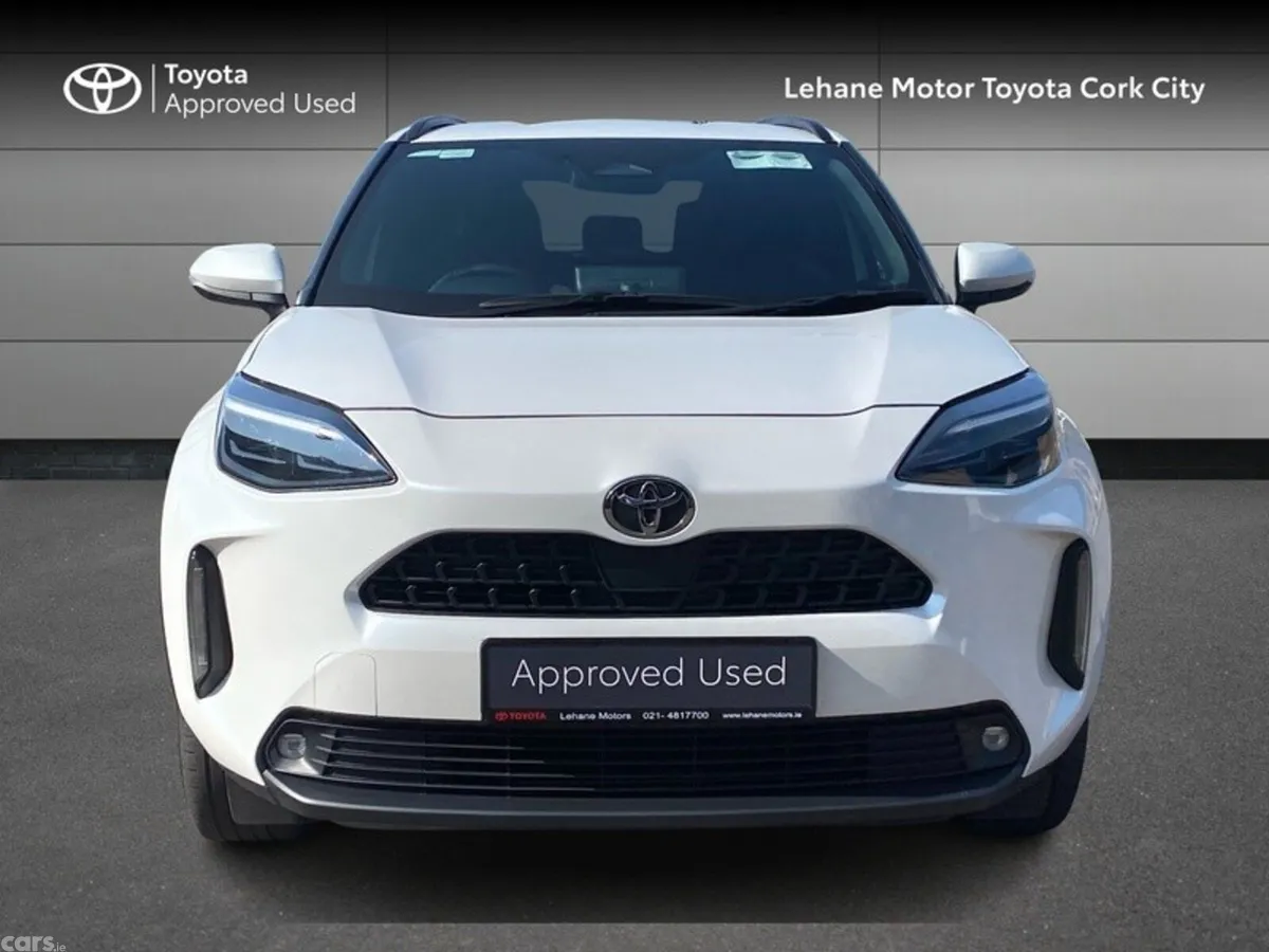 Toyota Yaris Cross Hatchback, Petrol Hybrid, 2024, White