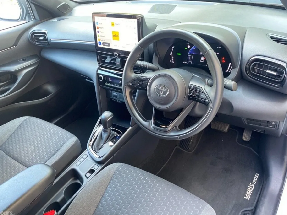 Toyota Yaris Cross Hatchback, Petrol Hybrid, 2024, White