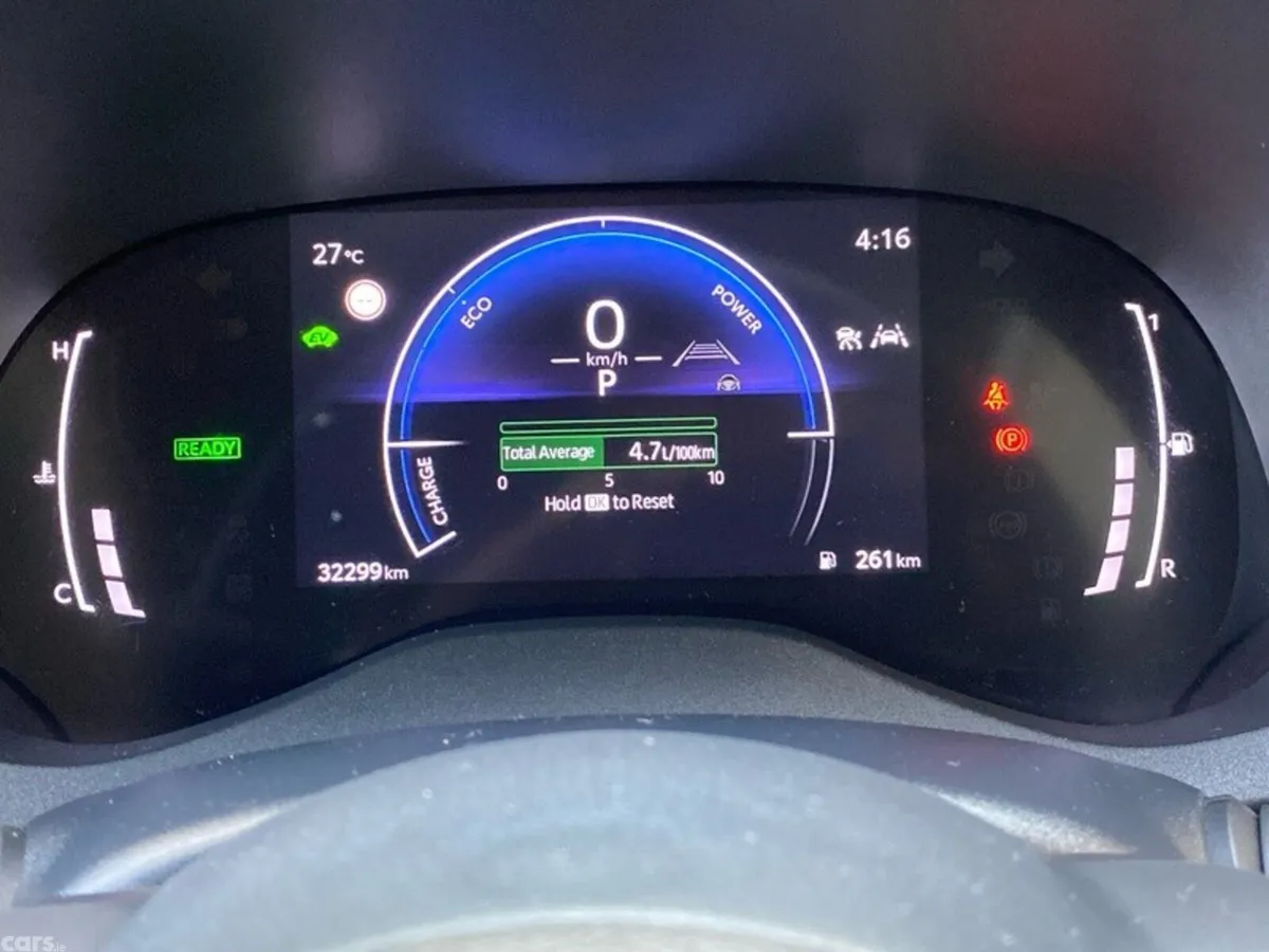 Toyota Yaris Cross Hatchback, Petrol Hybrid, 2024, White