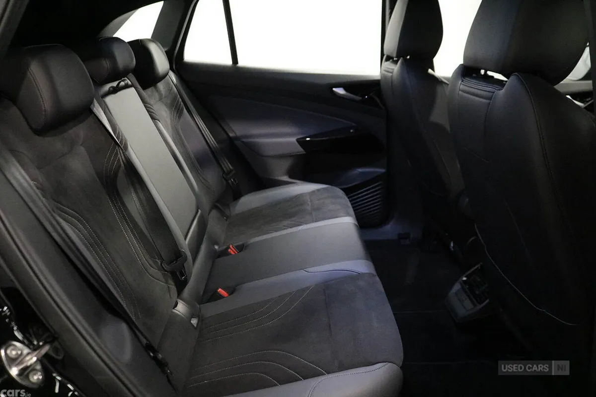 Volkswagen ID.4 SUV, Electric, 2023, Black