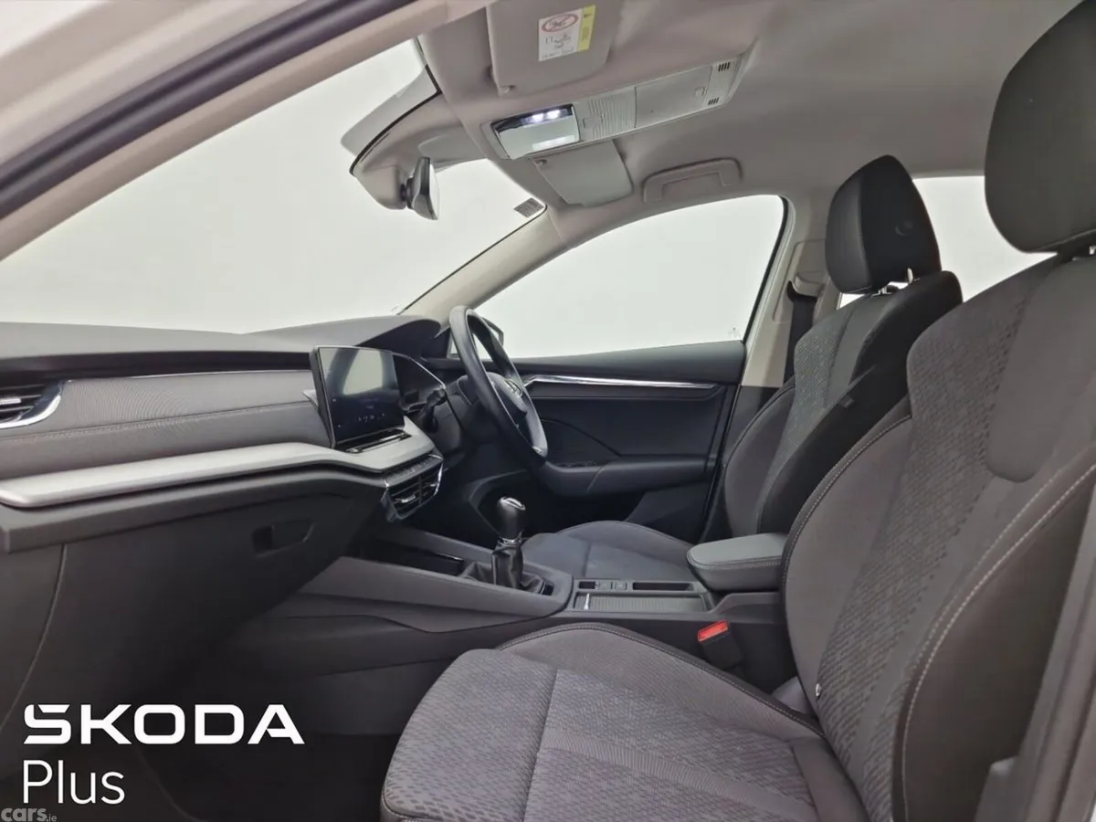 Skoda Octavia Saloon, Petrol, 2023, White