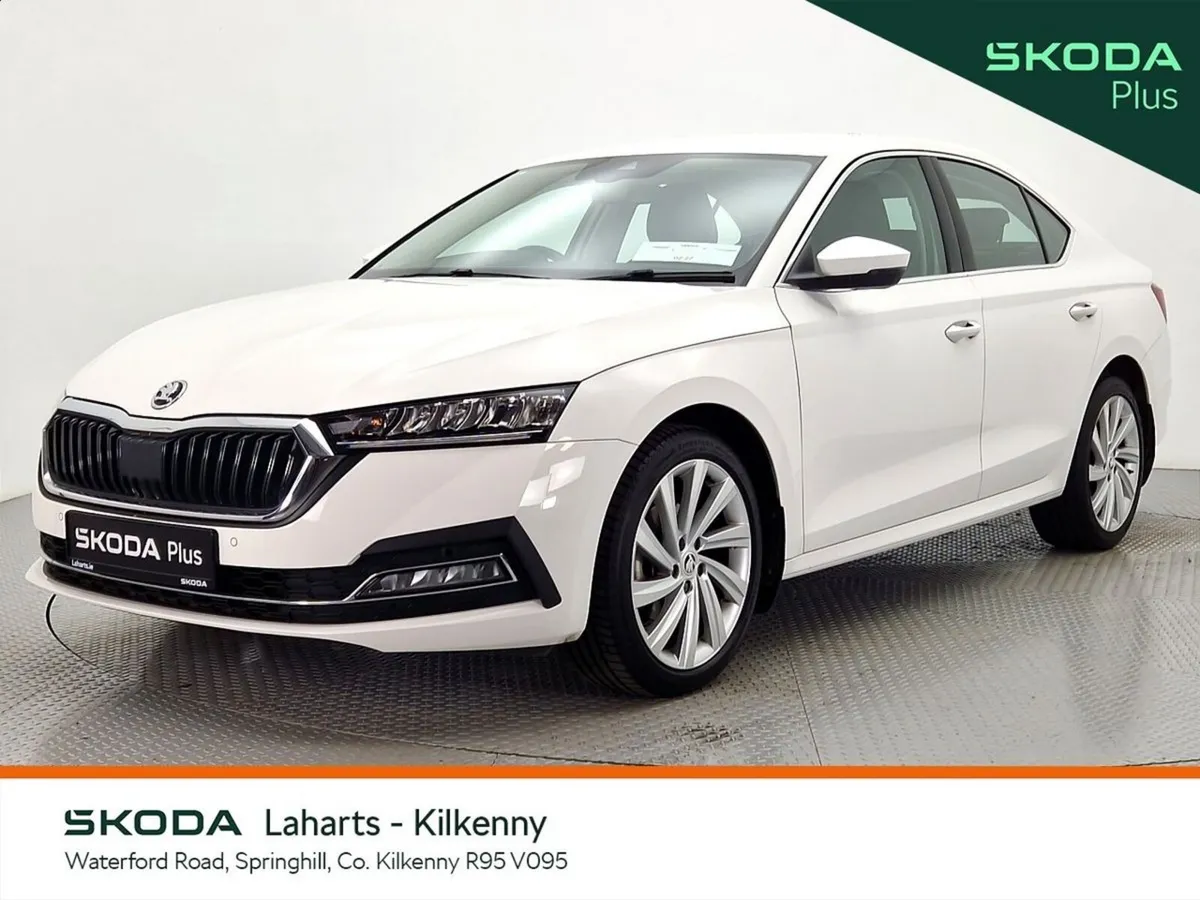 Skoda Octavia Saloon, Petrol, 2023, White