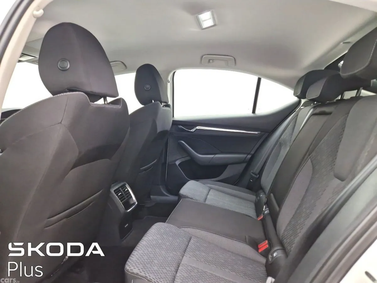 Skoda Octavia Saloon, Petrol, 2023, White