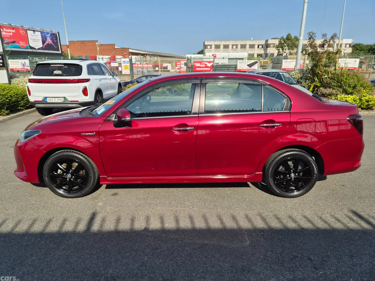 Toyota Corolla Saloon, Petrol Hybrid, 2018, Red