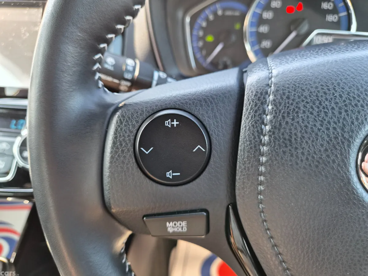 Toyota Corolla Saloon, Petrol Hybrid, 2018, Red