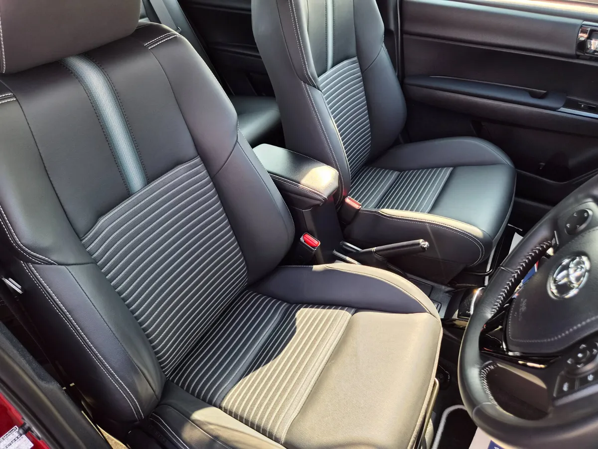 Toyota Corolla Saloon, Petrol Hybrid, 2018, Red