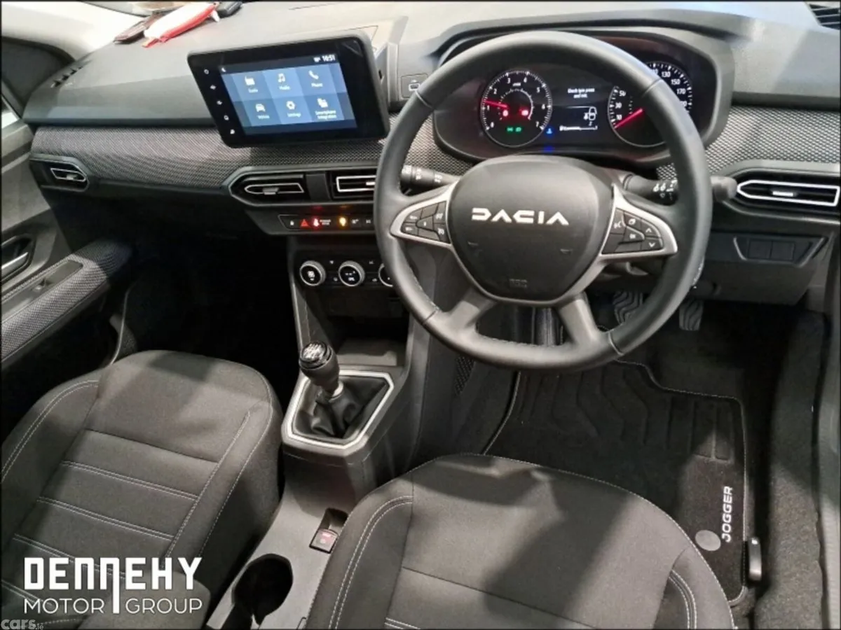 Dacia Jogger MPV, Petrol, 2024, Grey