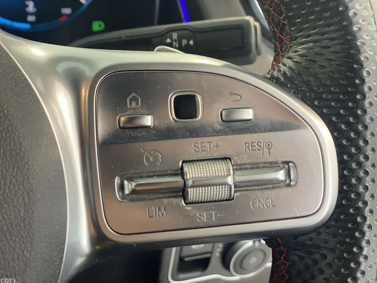 Mercedes-Benz GLB SUV, Petrol, 2023, Grey