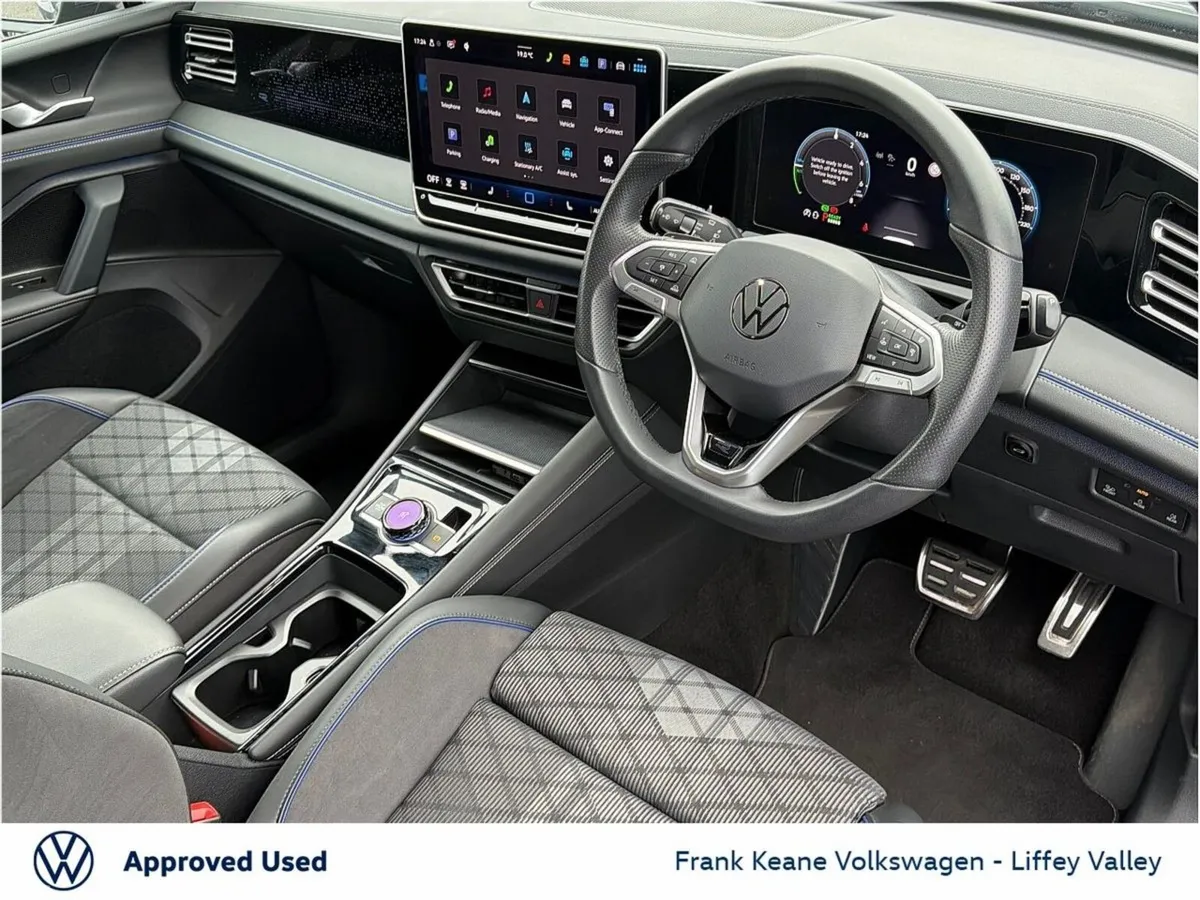 Volkswagen Tiguan SUV, Petrol Plug-in Hybrid, 2025, Grey
