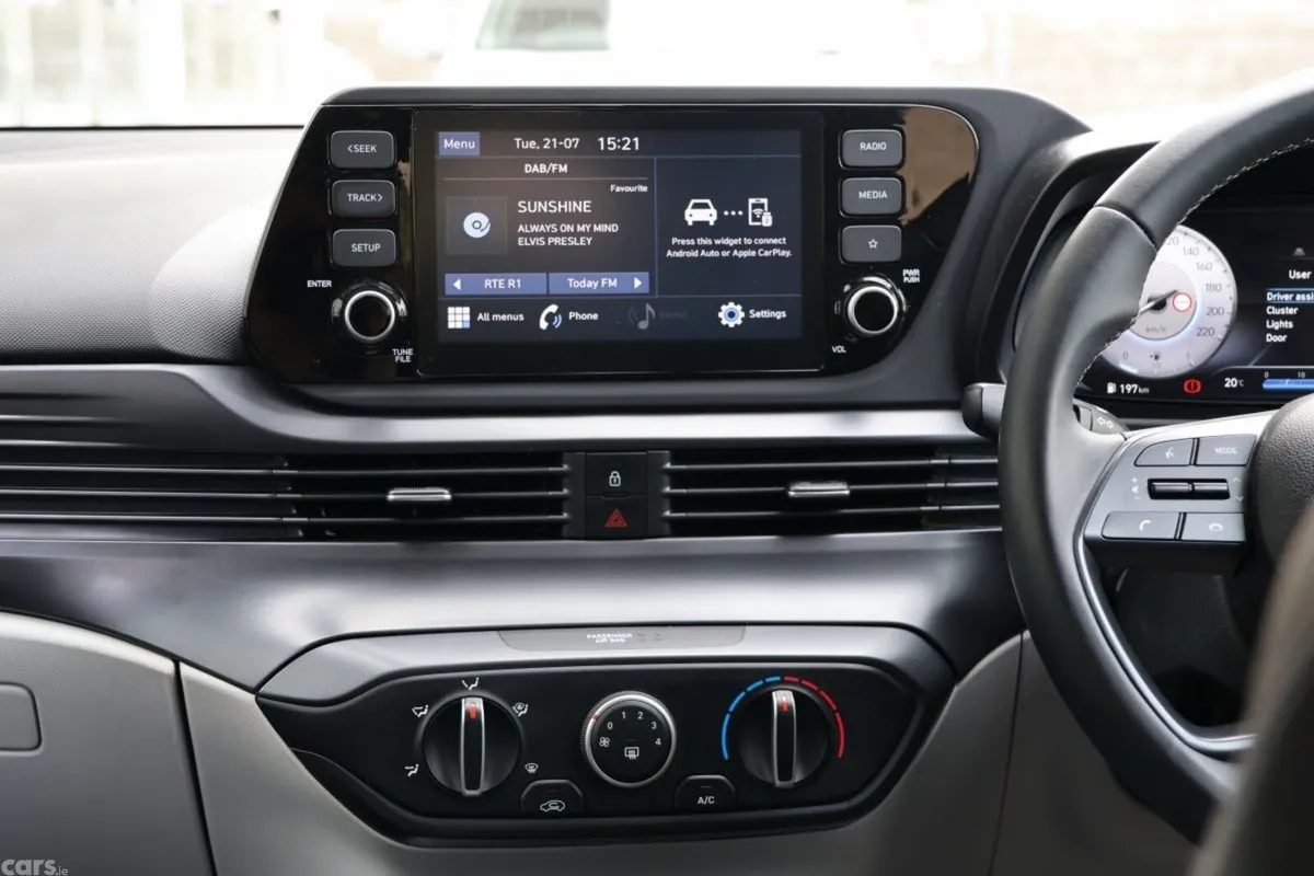 Hyundai i20 Hatchback, Petrol, 2023, White