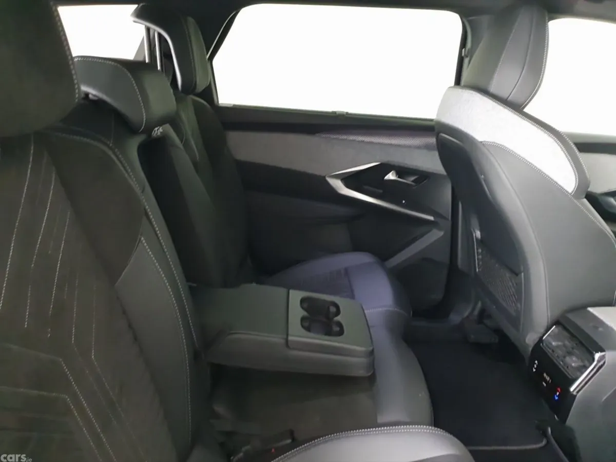 Peugeot 5008 SUV, Electric, 2025, Black