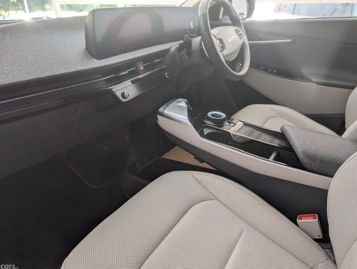 Kia EV6 MPV, Electric, 2025, White
