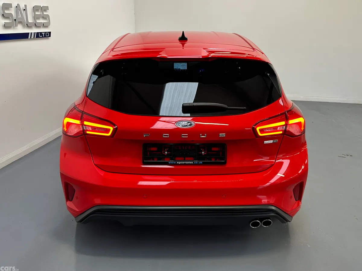 Ford Focus Hatchback, Petrol Hybrid, 2021, Red