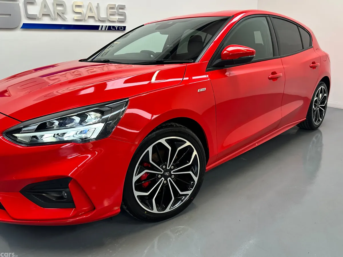 Ford Focus Hatchback, Petrol Hybrid, 2021, Red