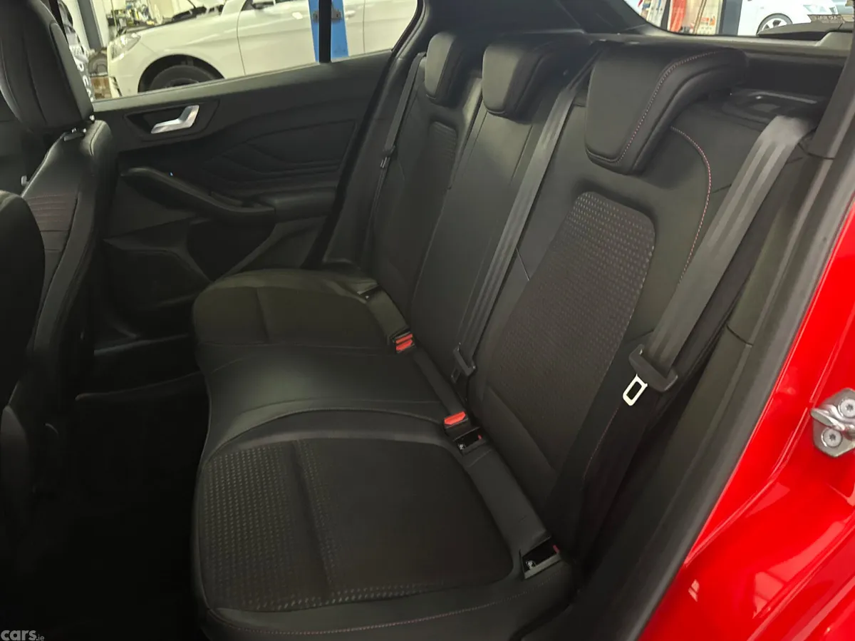 Ford Focus Hatchback, Petrol Hybrid, 2021, Red