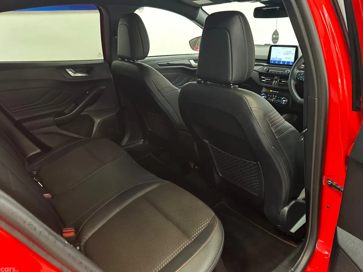 Ford Focus Hatchback, Petrol Hybrid, 2021, Red