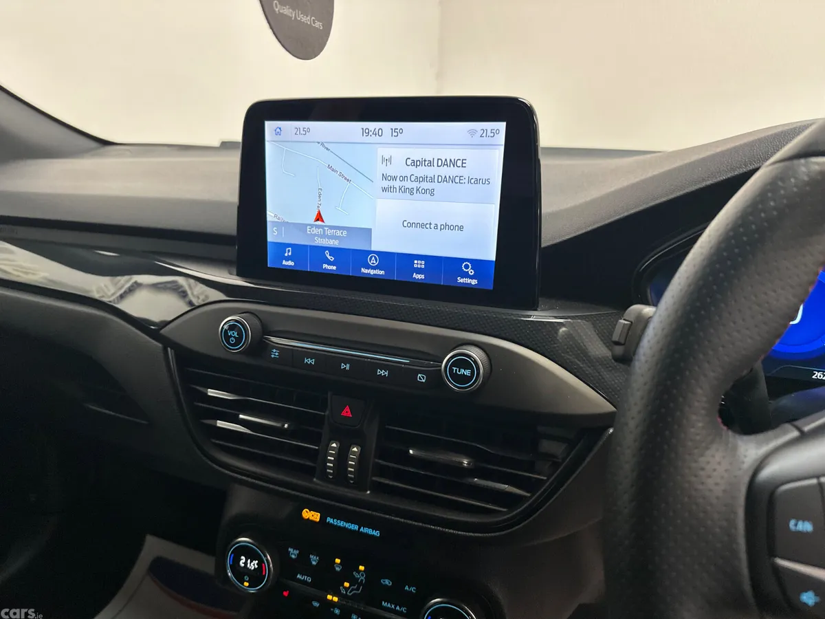 Ford Focus Hatchback, Petrol Hybrid, 2021, Red