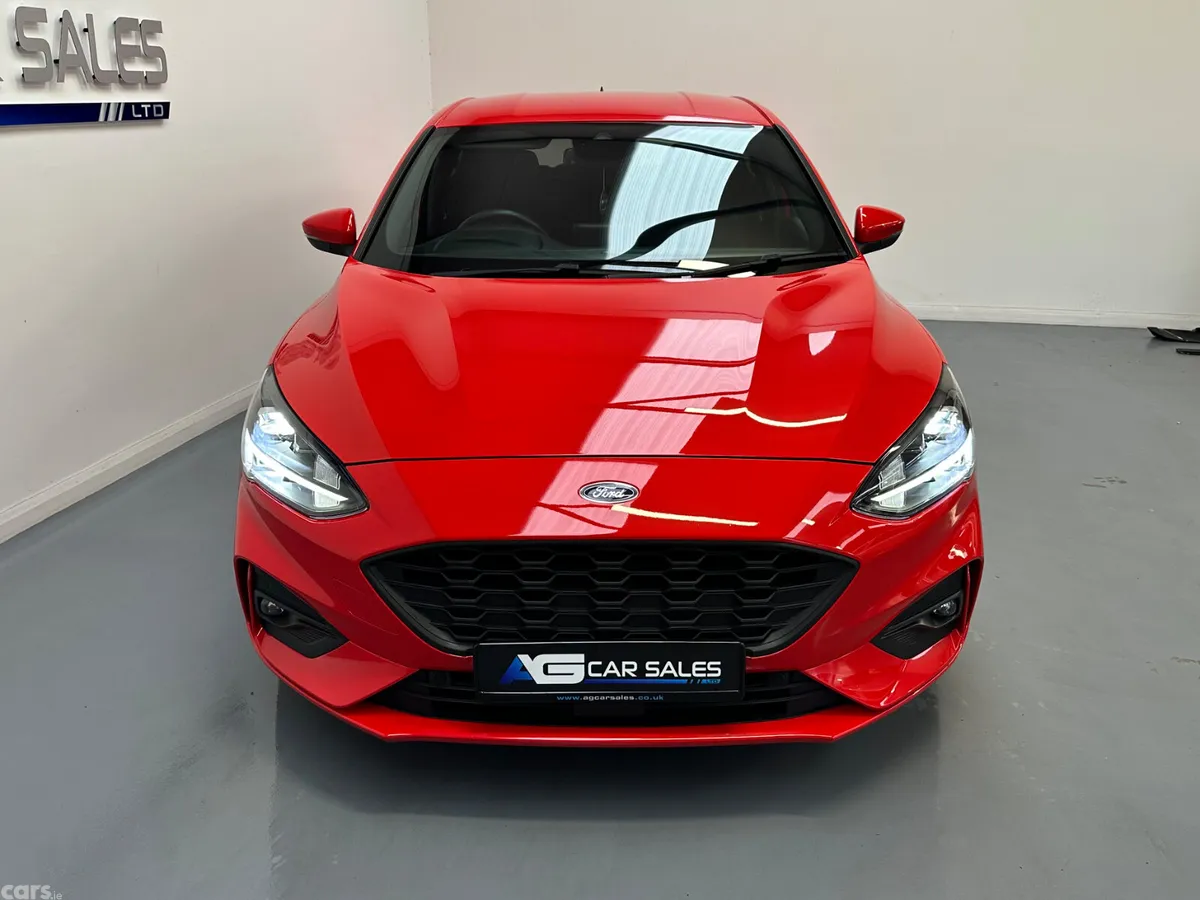 Ford Focus Hatchback, Petrol Hybrid, 2021, Red