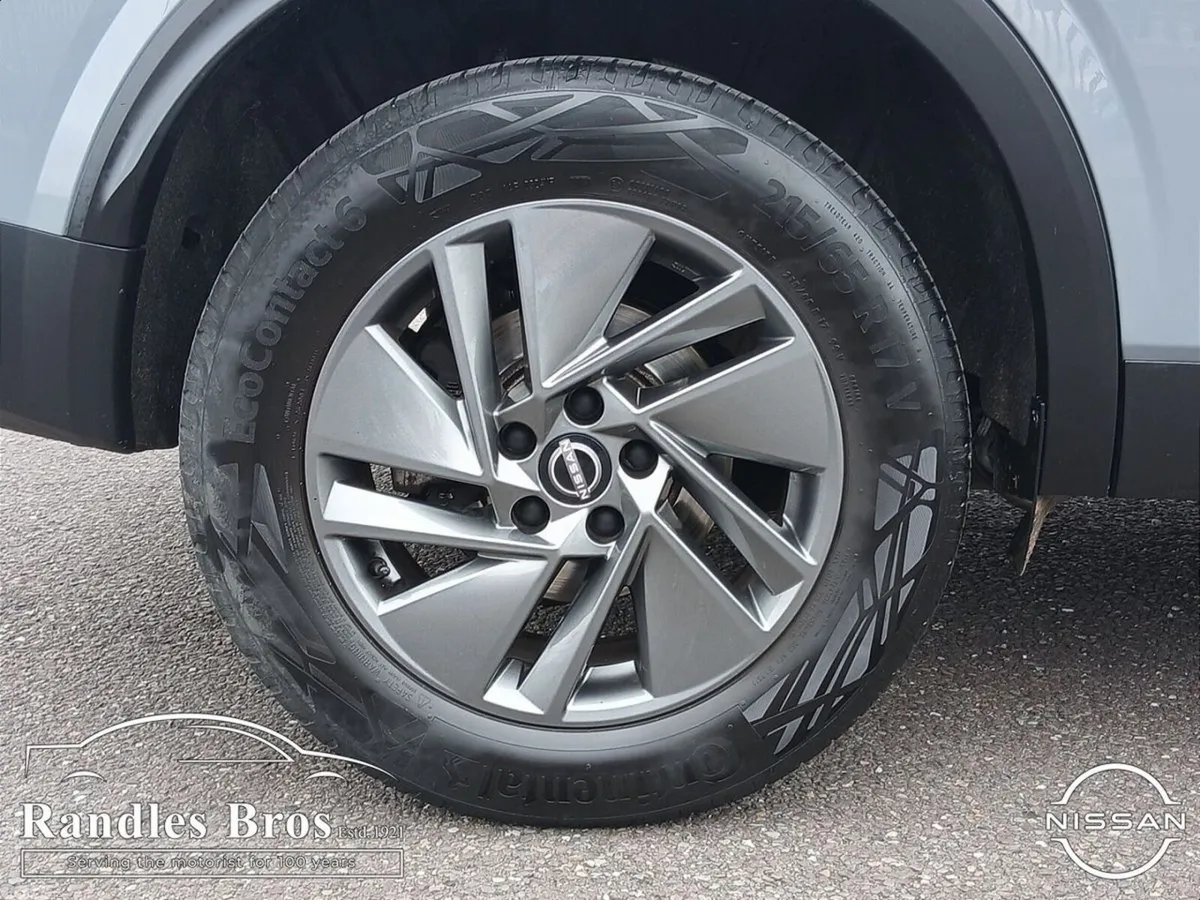Nissan Qashqai MPV, Petrol, 2024, Grey