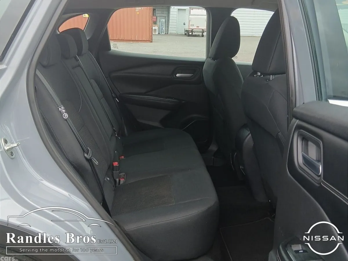 Nissan Qashqai MPV, Petrol, 2024, Grey