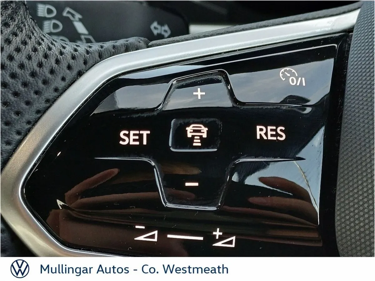 Volkswagen T-Roc SUV, Petrol, 2023, White