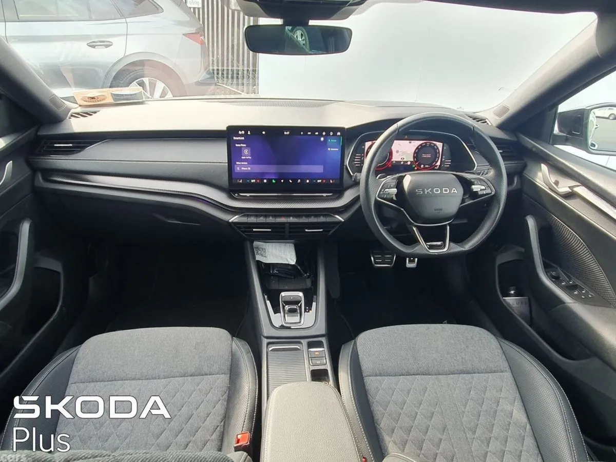 Skoda Octavia Saloon, Diesel, 2026, Grey