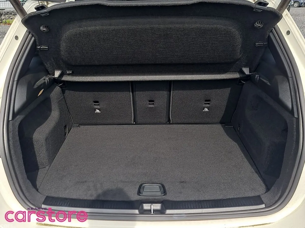 Mercedes-Benz B-Class Hatchback, Petrol, 2022, White