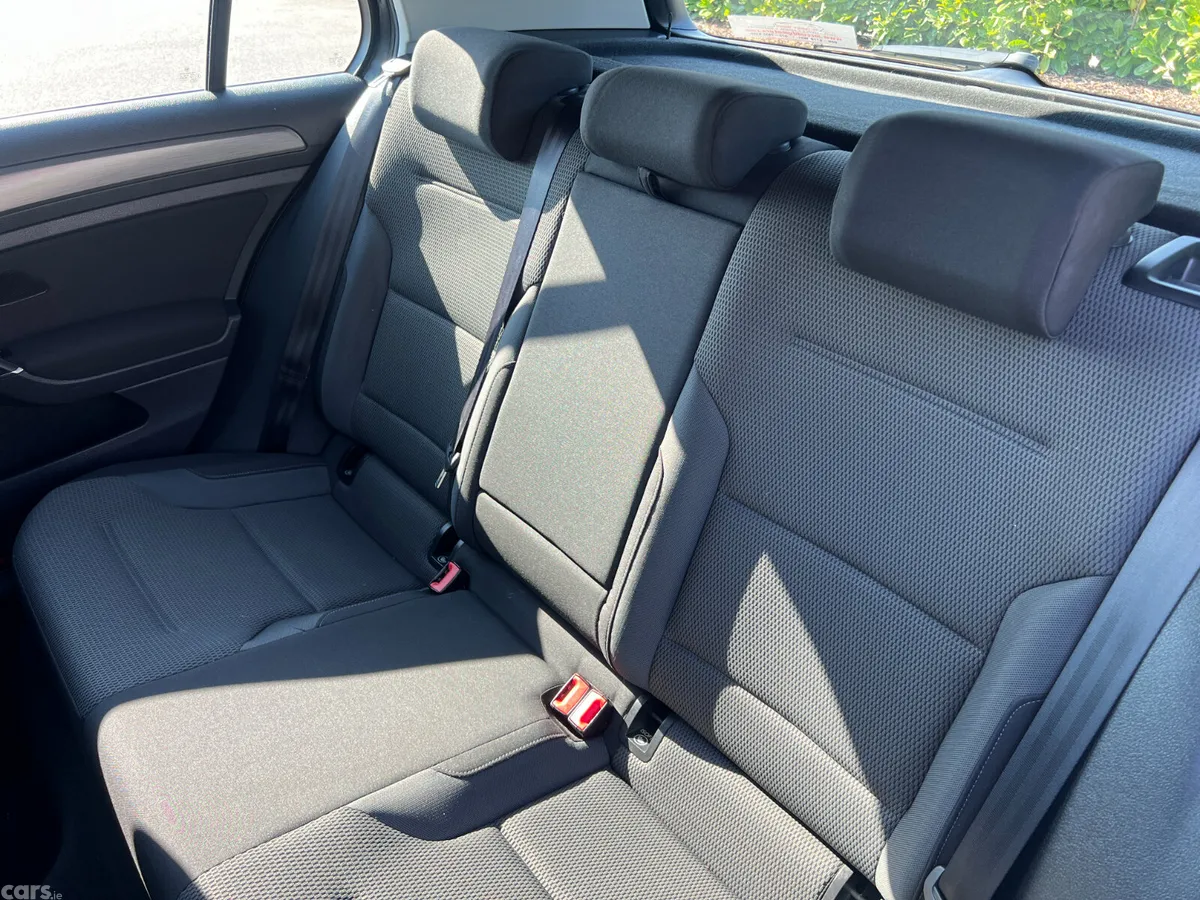 Volkswagen Golf Hatchback, Diesel, 2017, Grey