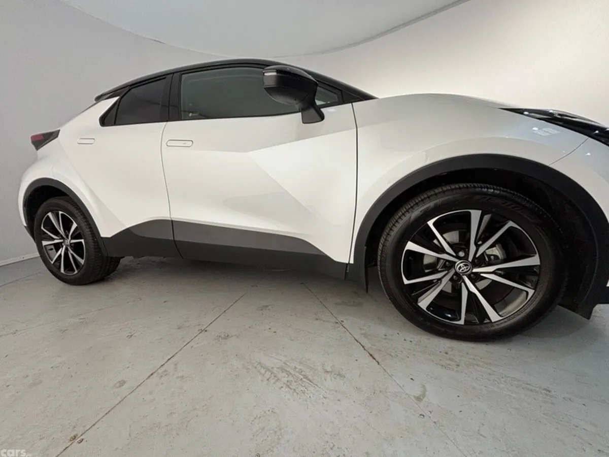 Toyota C-HR SUV, Petrol Hybrid, 2026, White